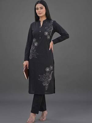 formal women embroidered kurta with trousers 1