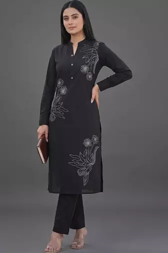 formal women embroidered kurta with trousers