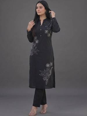 formal women embroidered kurta with trousers 7
