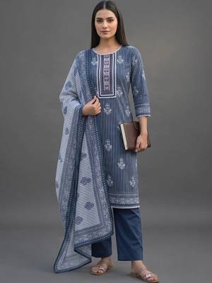everyday workwear women printed kurta with trousers with dupatta 3