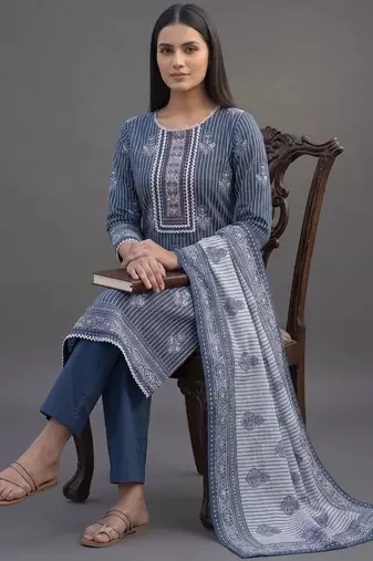 everyday workwear women printed kurta with trousers with dupatta
