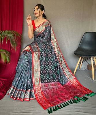 Grey ethnic motifs woven design zari silk blend banarasi saree 2