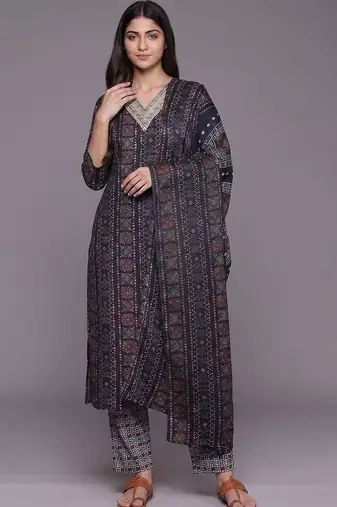 smart women printed kurta with trousers with dupatta