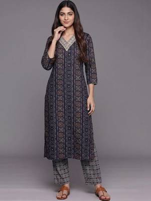 smart women printed kurta with trousers with dupatta 6