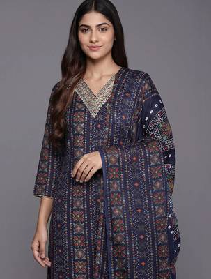 smart women printed kurta with trousers with dupatta 7