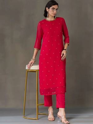 structured women embroidered kurta with trousers 1