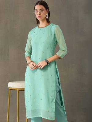 smart women embroidered kurta with trousers 2