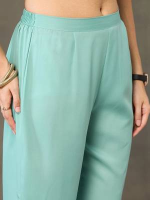 smart women embroidered kurta with trousers 4