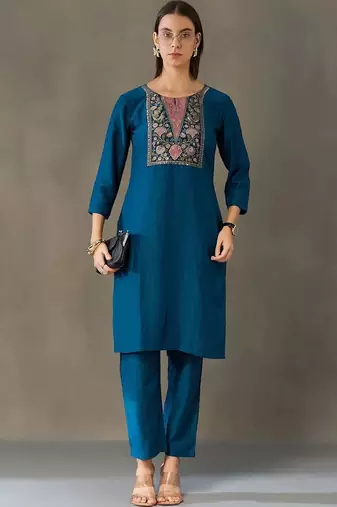 everyday workwear women embroidered kurta with trousers