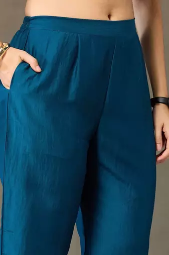 everyday workwear women embroidered kurta with trousers