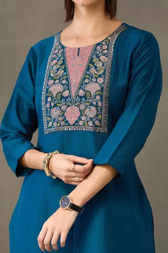 everyday workwear women embroidered kurta with trousers