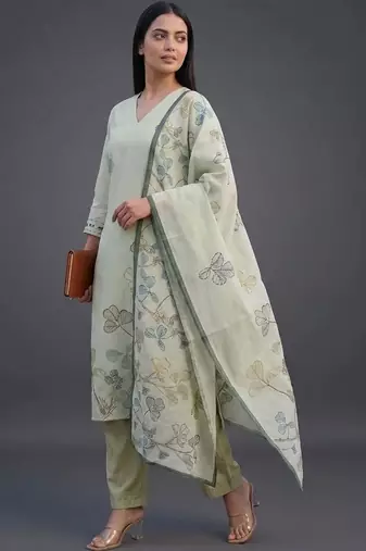 smart women printed kurta with trousers with dupatta