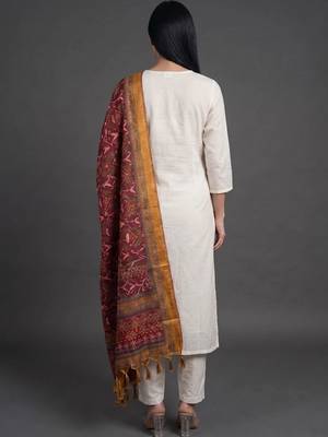 everyday workwear women embroidered kurta with trousers with dupatta 2