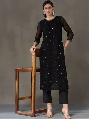 workwear women embroidered kurta with trousers 1