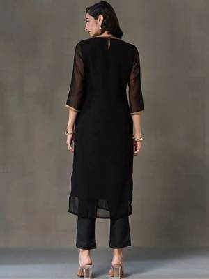 workwear women embroidered kurta with trousers 7