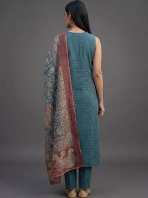 structured women kurta with trousers with dupatta 2