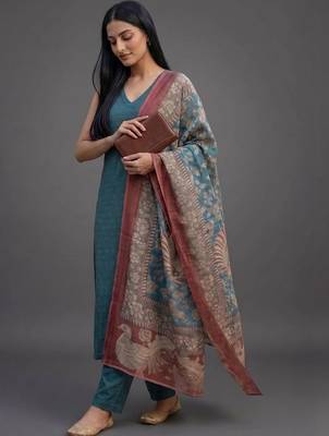 structured women kurta with trousers with dupatta 5
