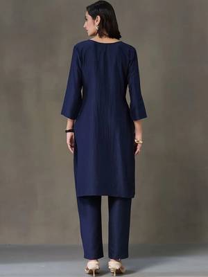 tailored women embroidered kurta with trousers 7