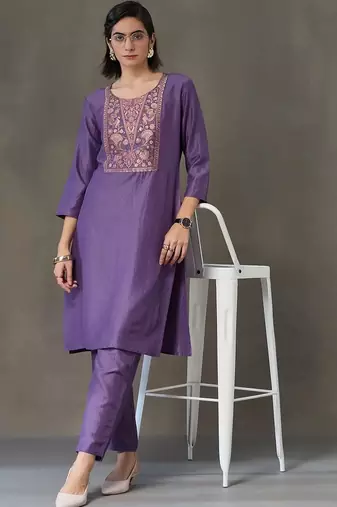 formal women embroidered kurta with trousers