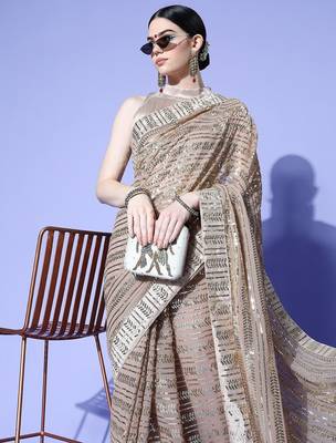 Rose geometric saree with embroidered border 3