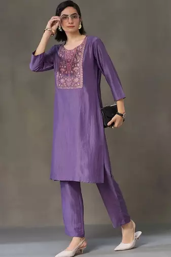 formal women embroidered kurta with trousers