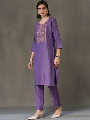 formal women embroidered kurta with trousers 6