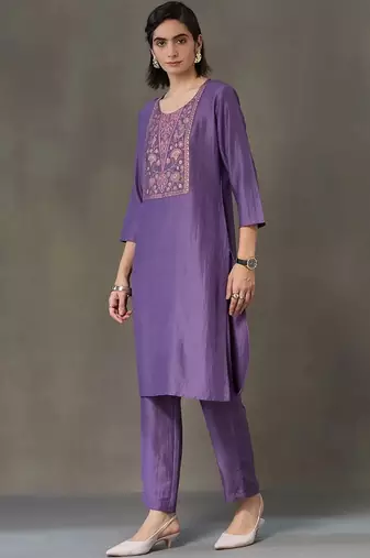 formal women embroidered kurta with trousers