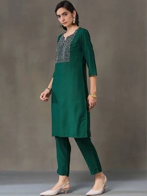 structured women embroidered kurta with trousers 6
