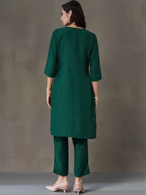 structured women embroidered kurta with trousers 7