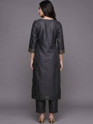 everyday workwear women kurta with trousers 3