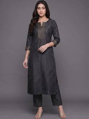 everyday workwear women kurta with trousers 5
