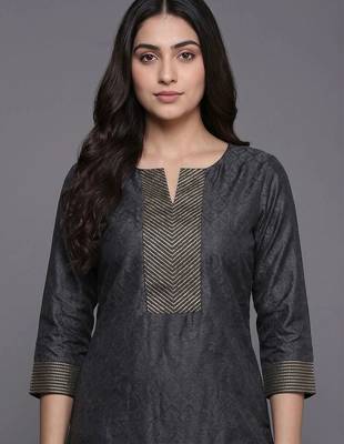everyday workwear women kurta with trousers 7