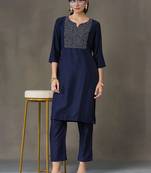 structured women embroidered kurta with trousers