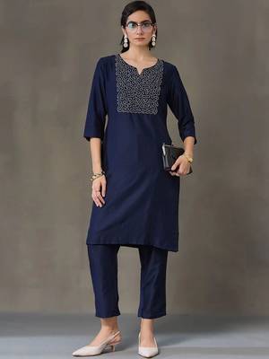 structured women embroidered kurta with trousers 3