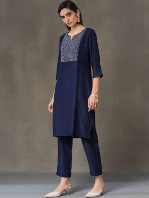 structured women embroidered kurta with trousers 6