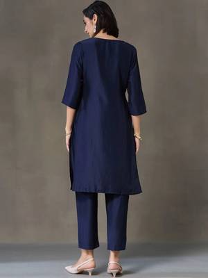 structured women embroidered kurta with trousers 7