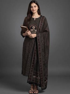 smart women printed kurta with trousers with dupatta 1