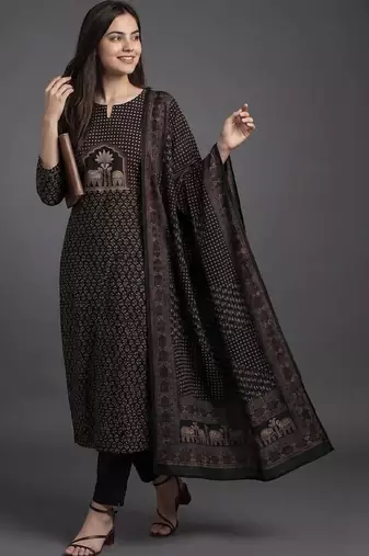 smart women printed kurta with trousers with dupatta