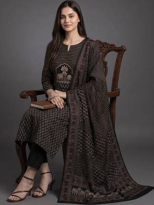 smart women printed kurta with trousers with dupatta 4