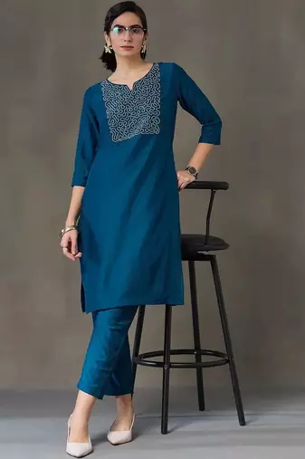 everyday workwear women embroidered kurta with trousers