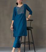 everyday workwear women embroidered kurta with trousers