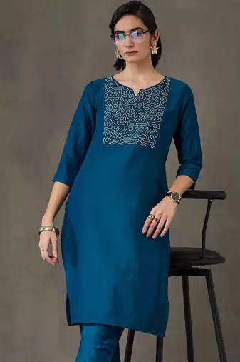 everyday workwear women embroidered kurta with trousers