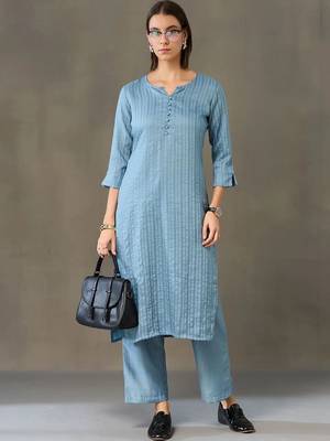 structured women kurta with trousers 2
