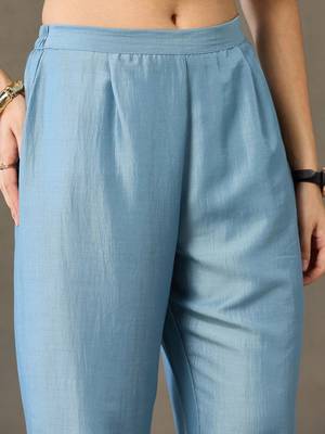 structured women kurta with trousers 4