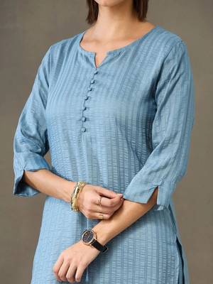 structured women kurta with trousers 7