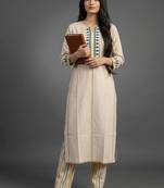 smart women embroidered kurta with trousers