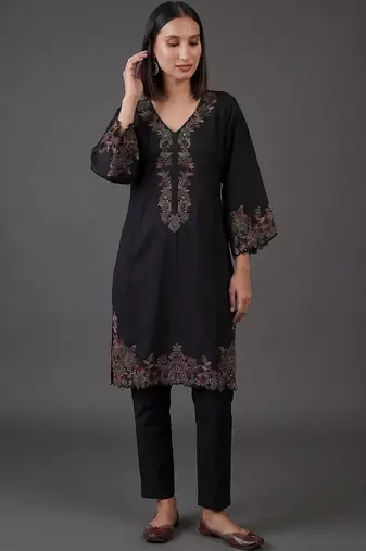structured women embroidered kurta with trousers