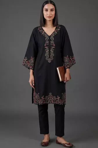 structured women embroidered kurta with trousers