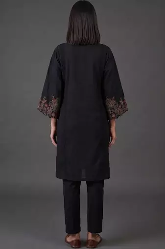structured women embroidered kurta with trousers