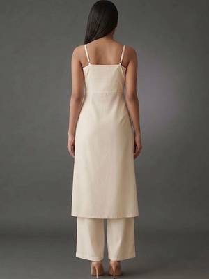 tailored women kurta with trousers 4